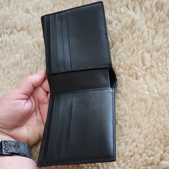 NWOT Coach Men's Black Leather Embossed Signature Bifold Wallet 🖤🎁 - Picture 4 of 14